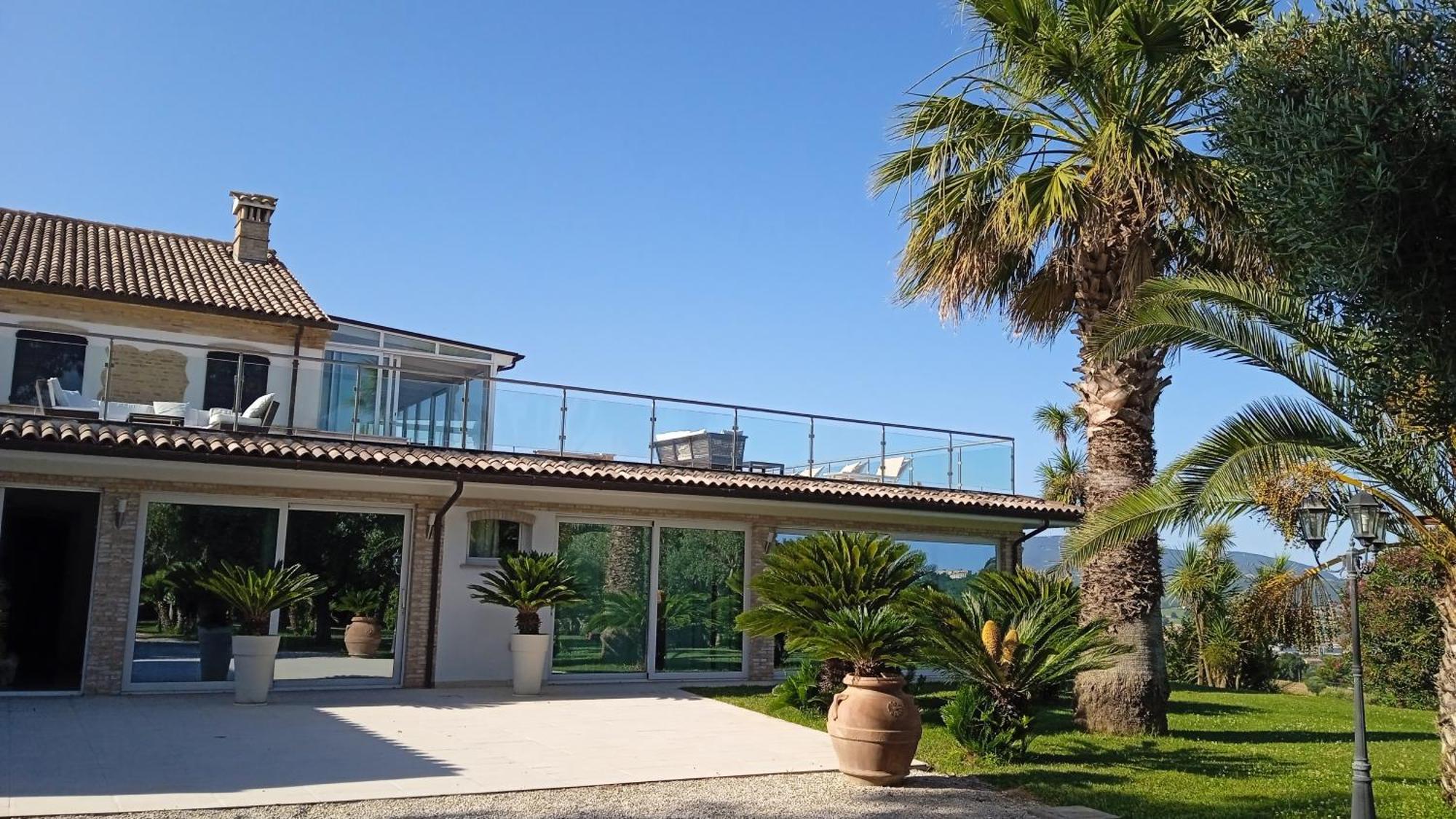 Villa Belvedere Degli Ulivi 오시모 외부 사진